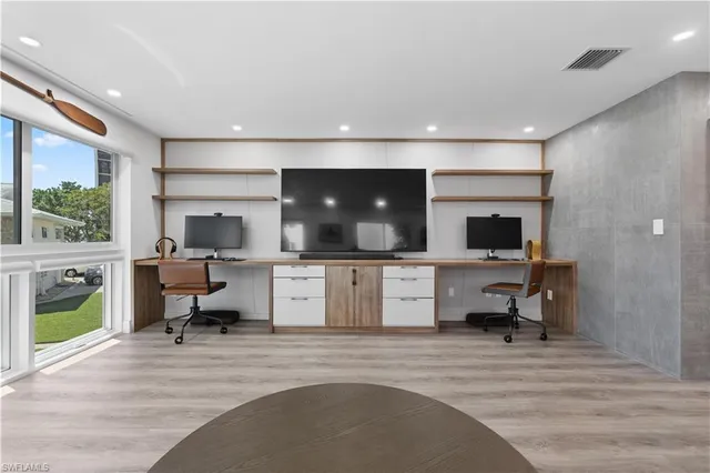 $824,950 | 2500 Gulf Shore Boulevard North, Unit N7, Naples, FL 34103