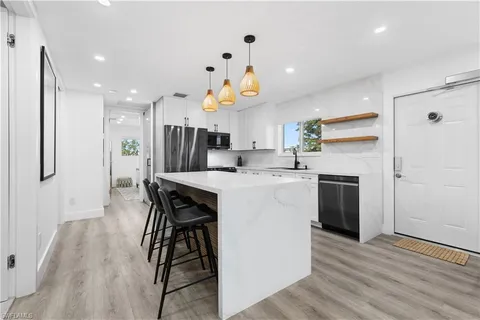 $824,950 | 2500 Gulf Shore Boulevard North, Unit N7, Naples, FL 34103