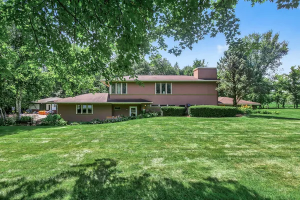 $670,000 | N8811 1047th Street, River Falls, WI 54022