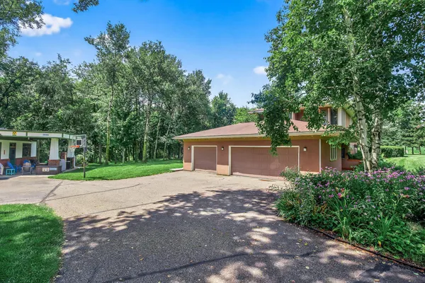 $670,000 | N8811 1047th Street, River Falls, WI 54022