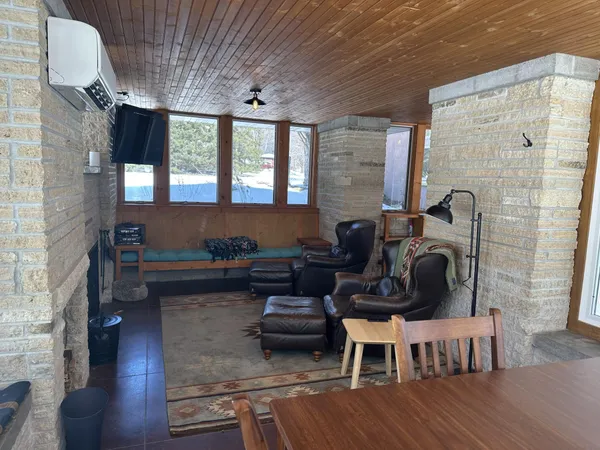 $670,000 | N8811 1047th Street, River Falls, WI 54022