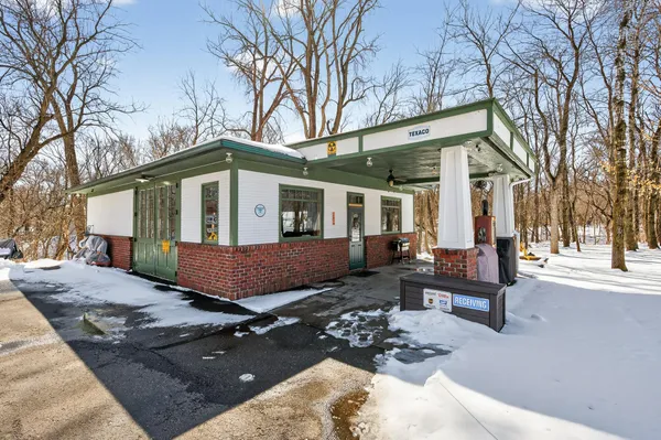 $670,000 | N8811 1047th Street, River Falls, WI 54022