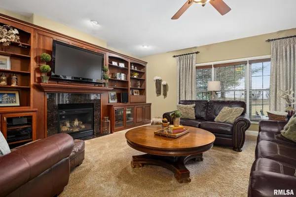 $679,500 | 6410 West Willow Oak Court, Edwards, IL 61528