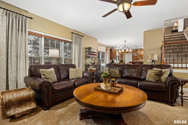 $679,500 | 6410 West Willow Oak Court, Edwards, IL 61528