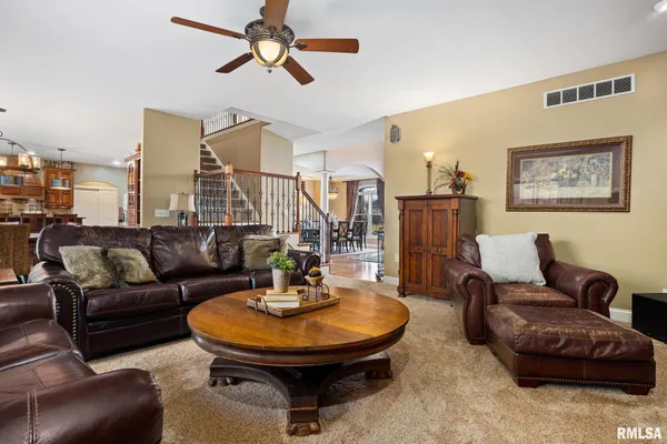 $659,500 | 6410 West Willow Oak Court, Edwards, IL 61528