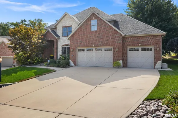 $679,500 | 6410 West Willow Oak Court, Edwards, IL 61528