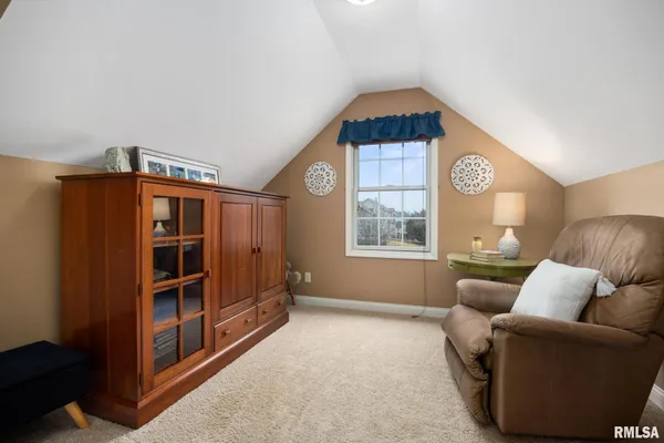 $659,500 | 6410 West Willow Oak Court, Edwards, IL 61528