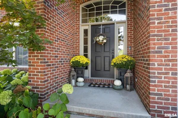 $679,500 | 6410 West Willow Oak Court, Edwards, IL 61528