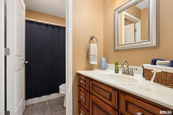 $659,500 | 6410 West Willow Oak Court, Edwards, IL 61528