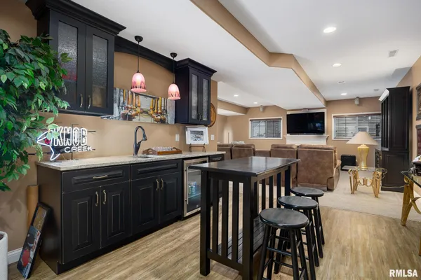 $659,500 | 6410 West Willow Oak Court, Edwards, IL 61528