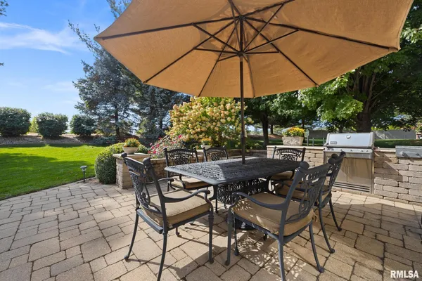 $679,500 | 6410 West Willow Oak Court, Edwards, IL 61528