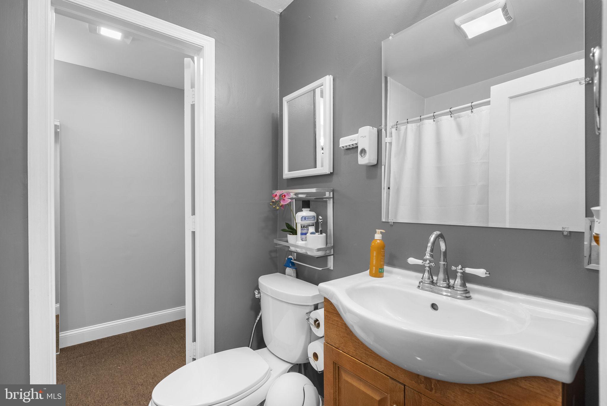 12220 Centerhill Street Silver Spring, MD 20902 - Photo 16 of 45 Unit 1, full bath