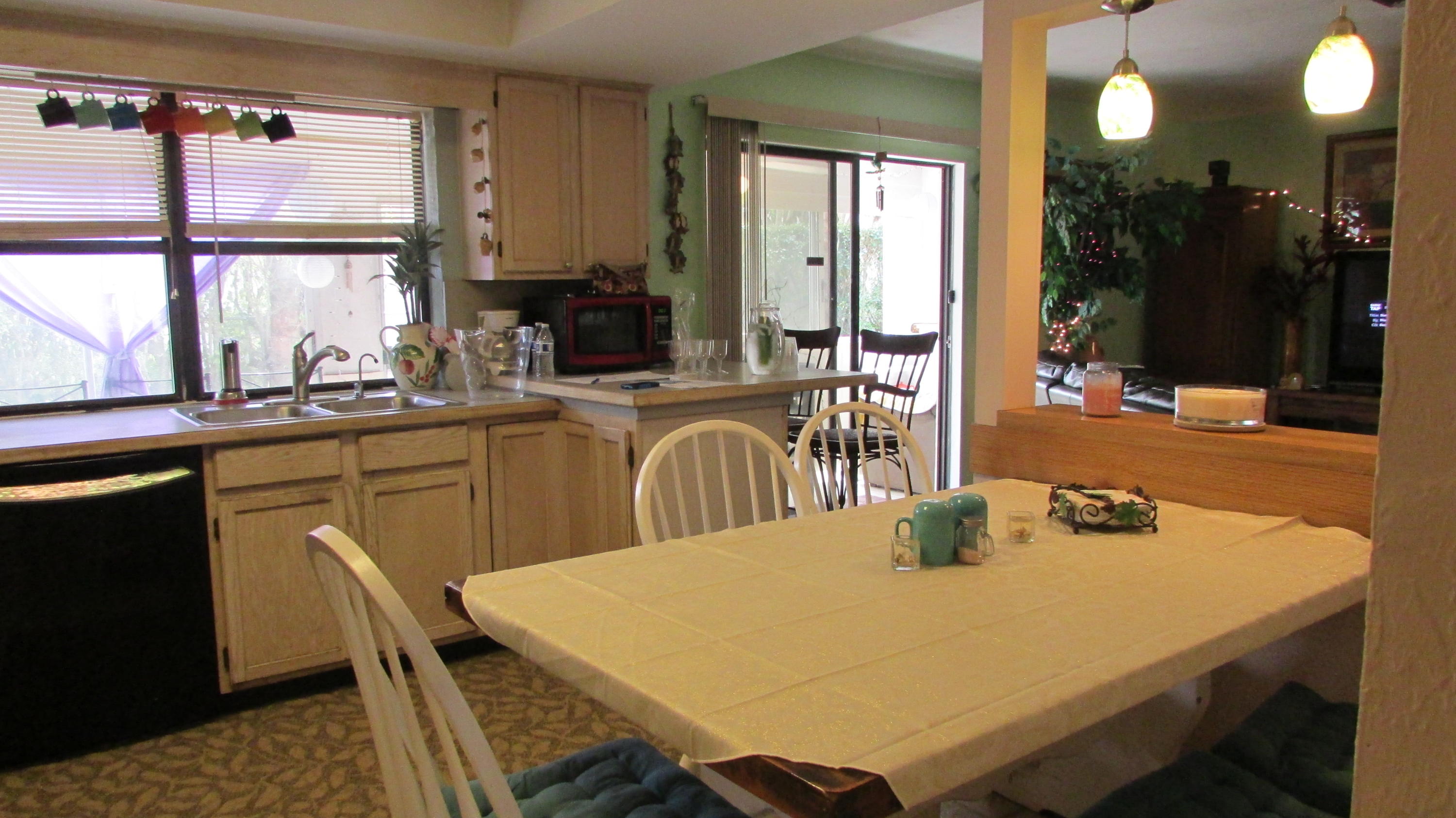 2543 Inisbrook Road Riviera Beach, FL 33407 - Photo 13 of 29 Kitchen