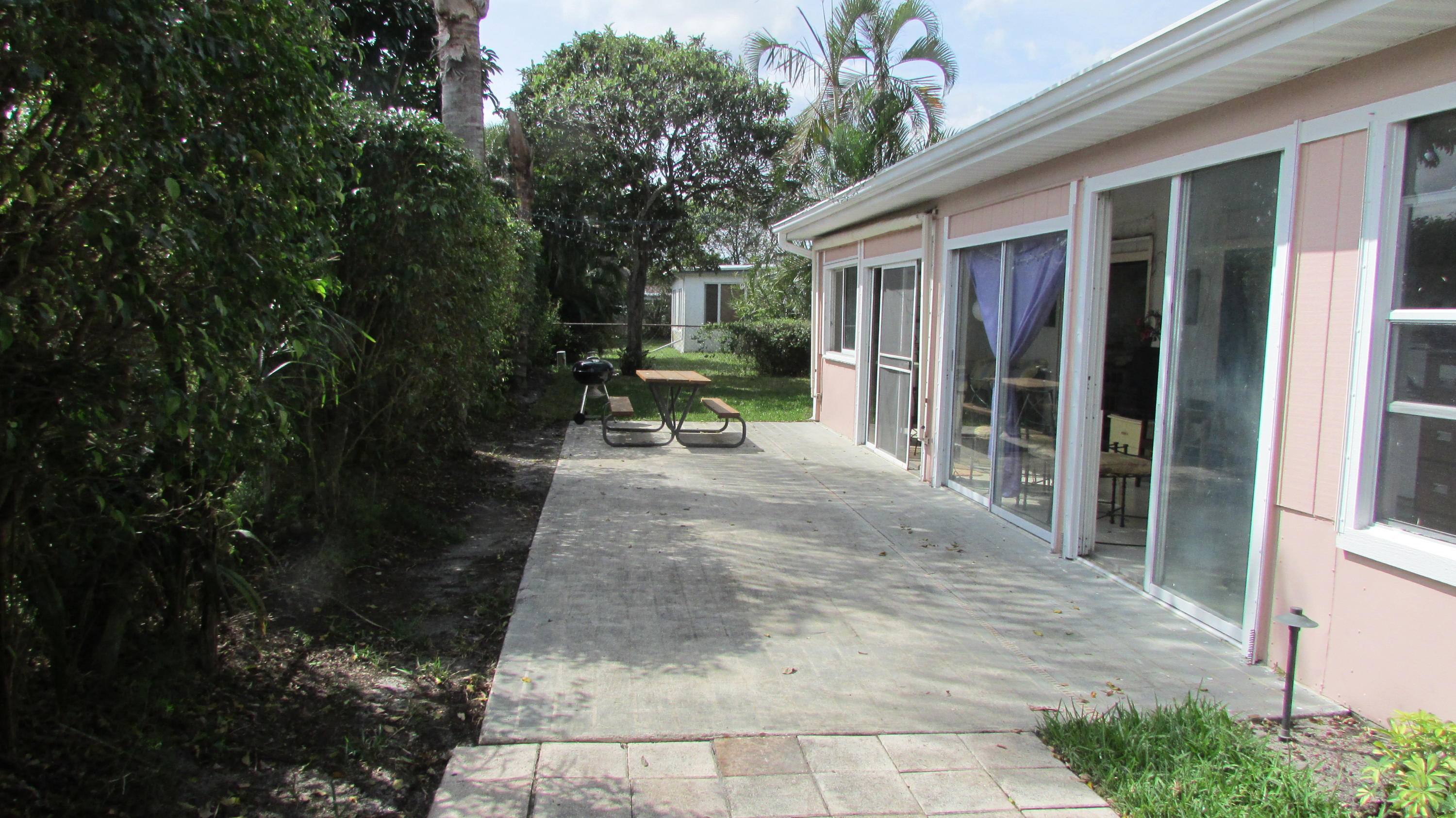 2543 Inisbrook Road Riviera Beach, FL 33407 - Photo 24 of 29 Backyard