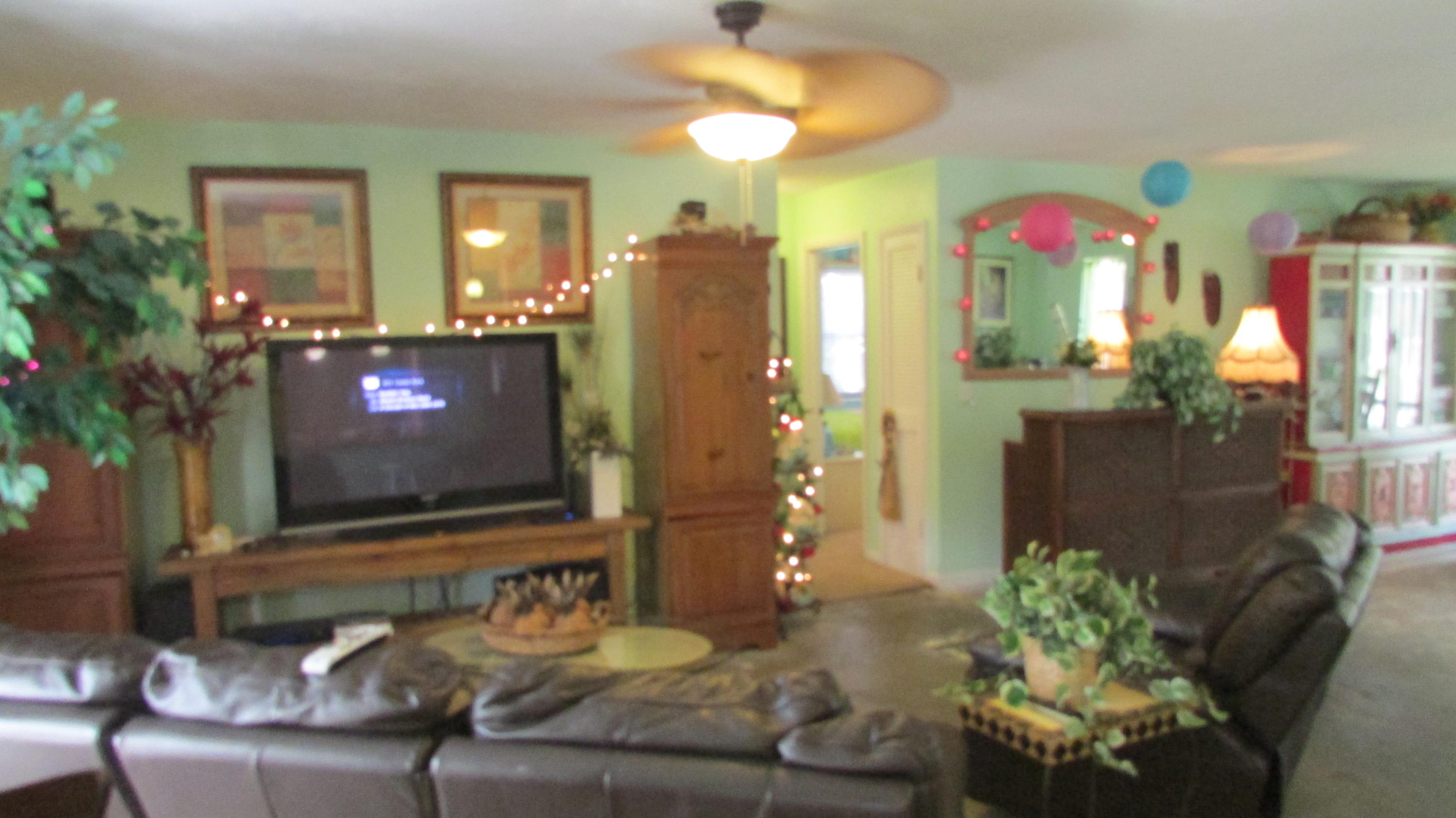 2543 Inisbrook Road Riviera Beach, FL 33407 - Photo 3 of 29 Living Room