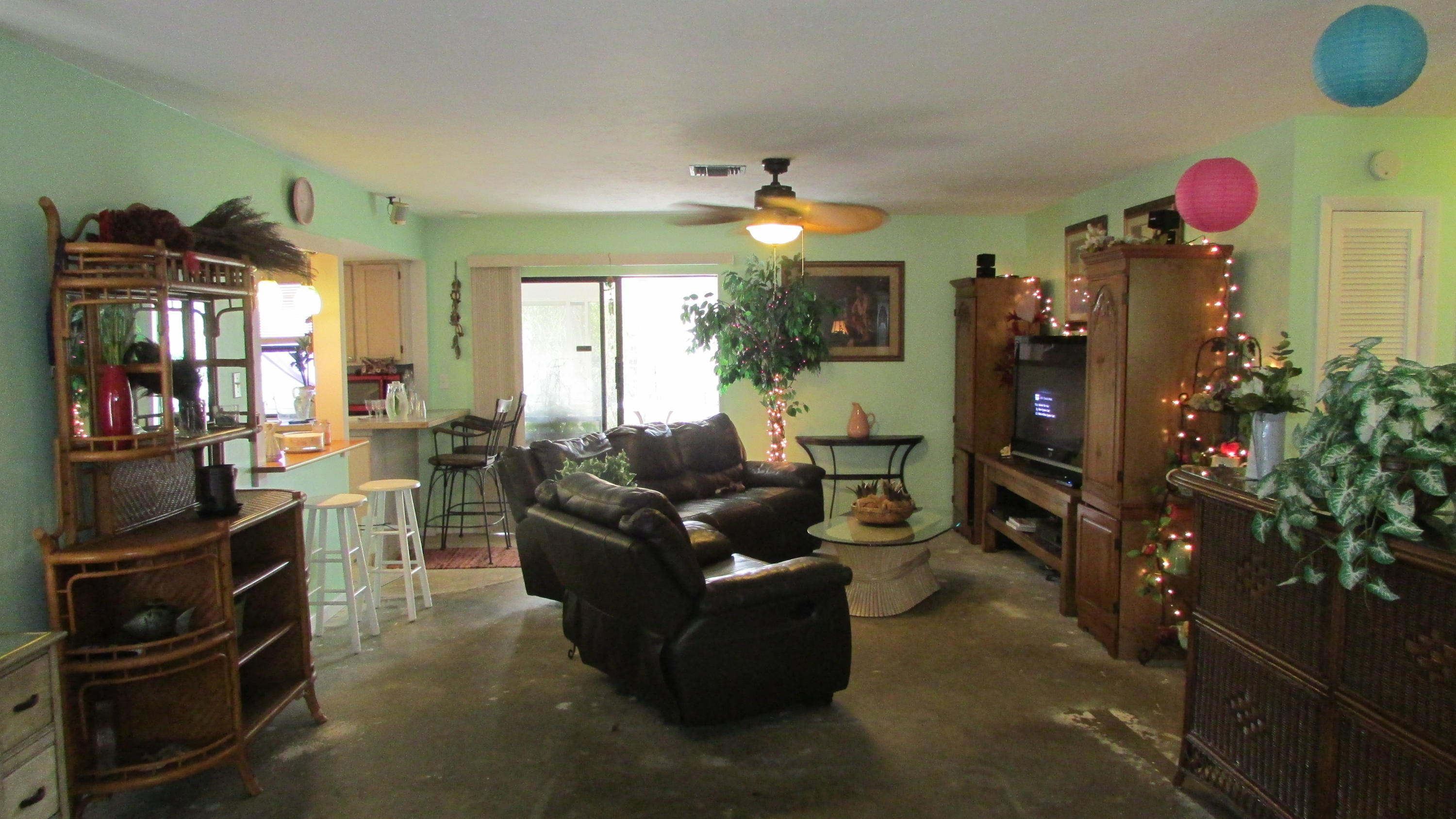 2543 Inisbrook Road Riviera Beach, FL 33407 - Photo 5 of 29 Living Room
