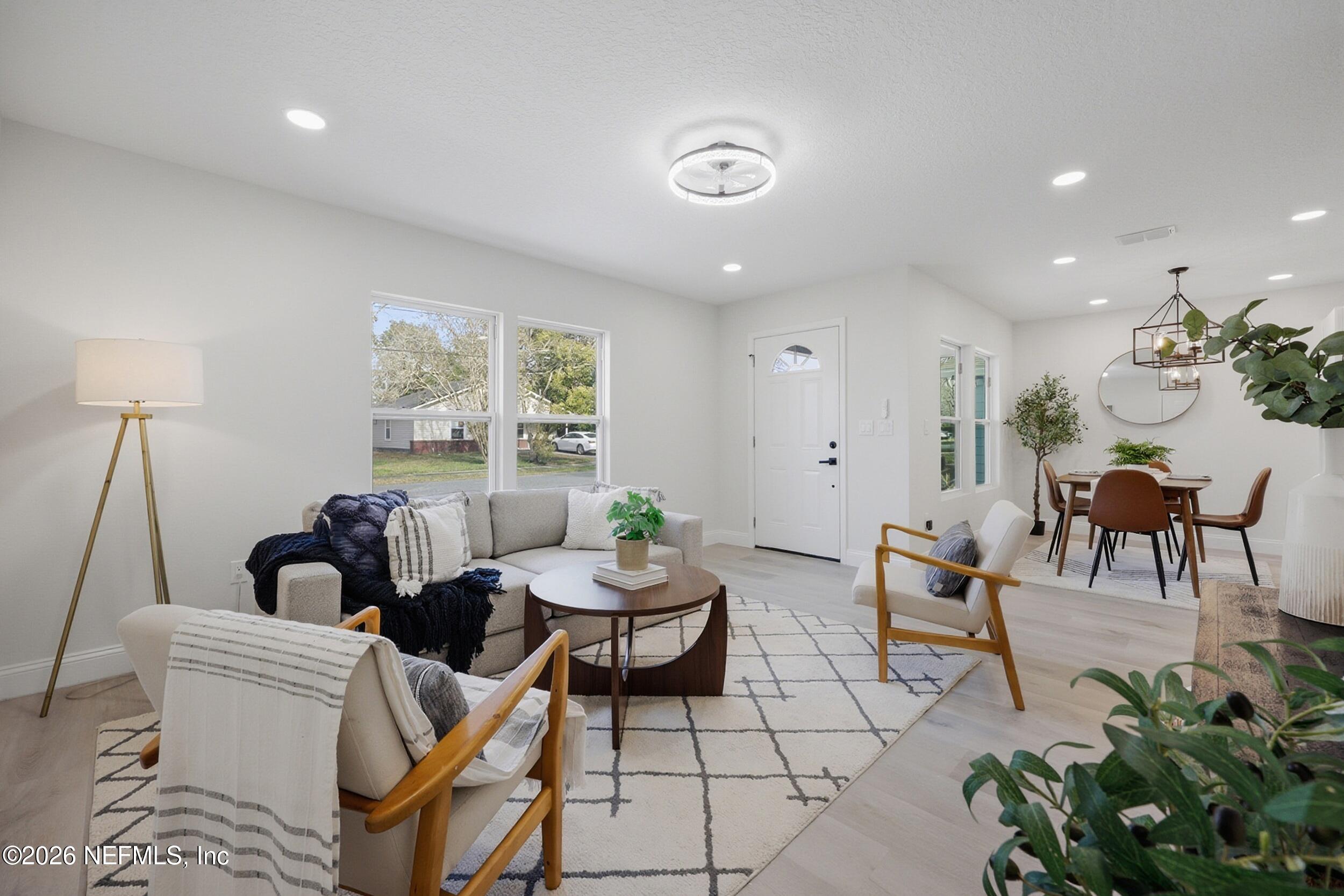 4646 Hunt Street Jacksonville, FL 32254 - Photo 4 of 30 the real estateographers_004