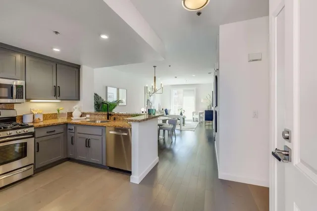 $525,000 | 401 Crescent Court, Unit 4401, San Francisco, CA 94134