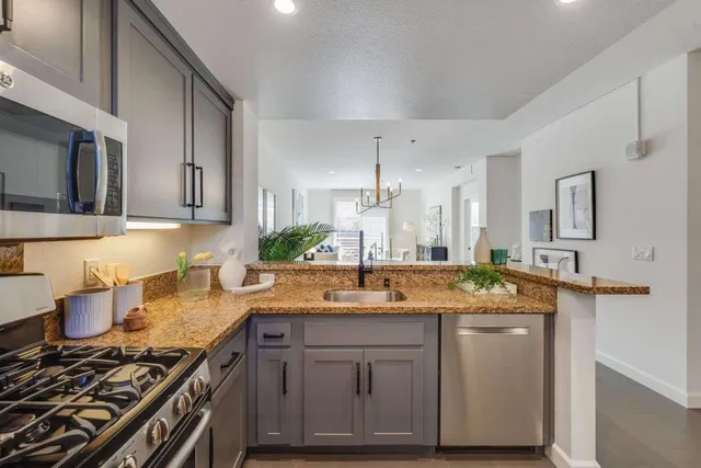 $525,000 | 401 Crescent Court, Unit 4401, San Francisco, CA 94134