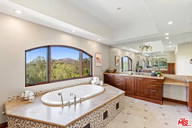 $3,190,000 | 24410 Mulholland Highway, Calabasas, CA 91302