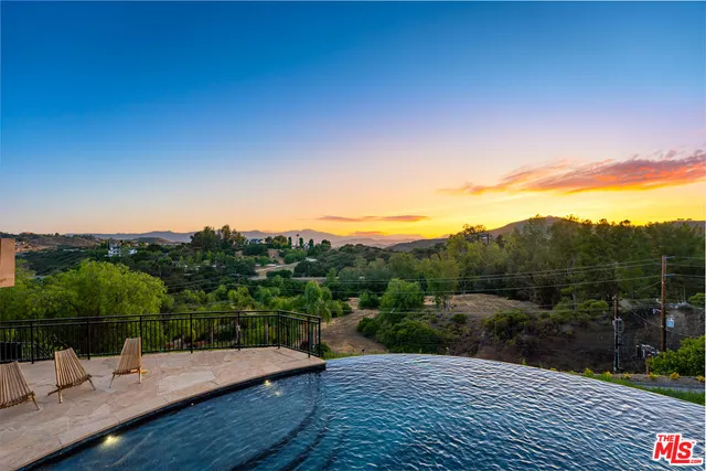 $3,190,000 | 24410 Mulholland Highway, Calabasas, CA 91302