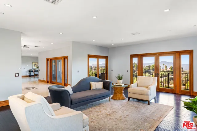 $3,190,000 | 24410 Mulholland Highway, Calabasas, CA 91302