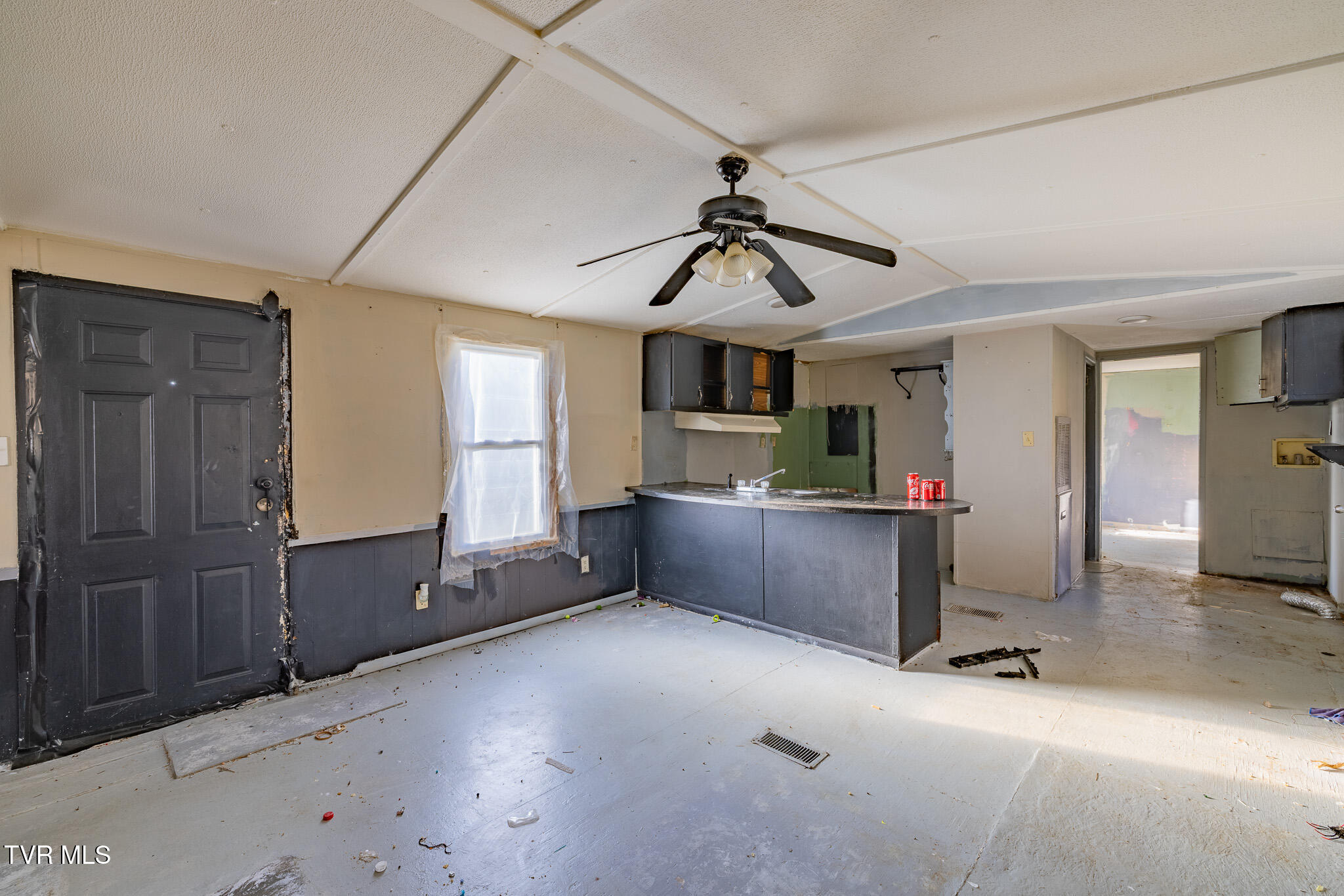 213 Fox Road Chuckey, TN 37641 - Photo 11 of 16 1R9A1830-HDR