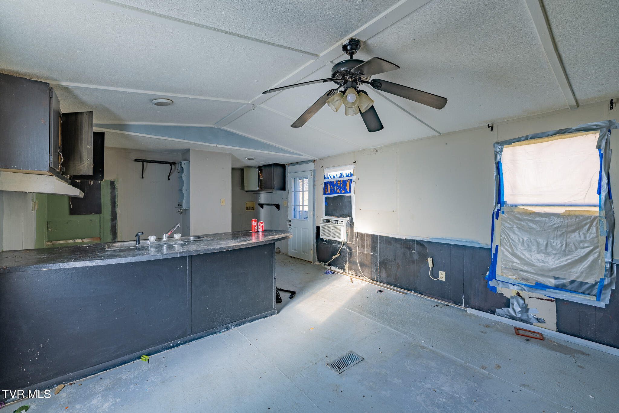 213 Fox Road Chuckey, TN 37641 - Photo 12 of 16 1R9A1827-HDR