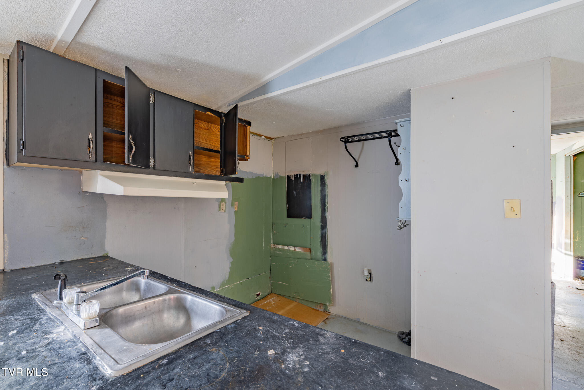 213 Fox Road Chuckey, TN 37641 - Photo 8 of 16 1R9A1833-HDR