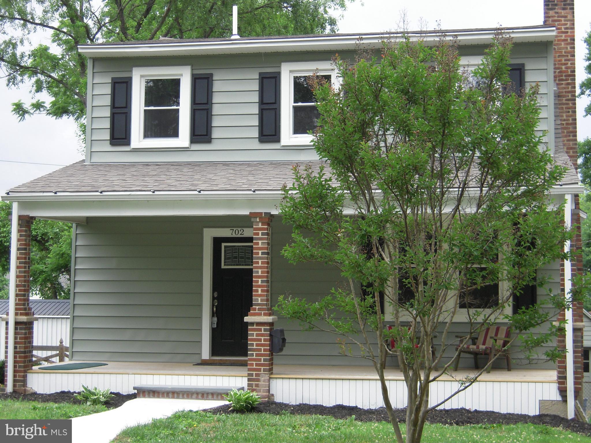 702 Anneslie Road Baltimore, MD 21212 - Photo 1 of 9 Inviting Front Porch