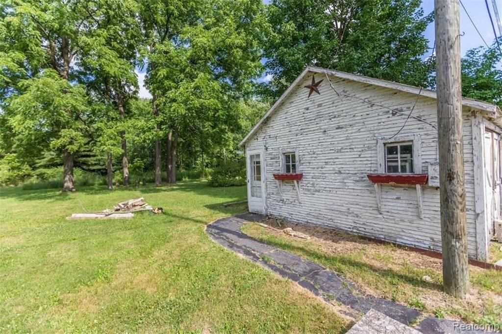 21820 Gill Road Farmington Hills, MI 48335 - Photo 35 of 36