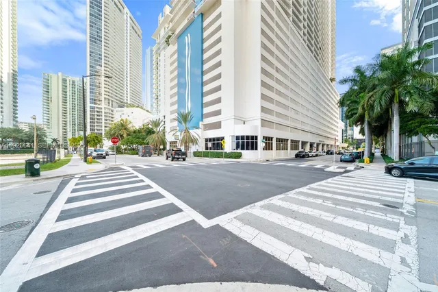 $5,000 | 1155 Brickell Bay Drive, Unit 2501, Miami, FL 33131