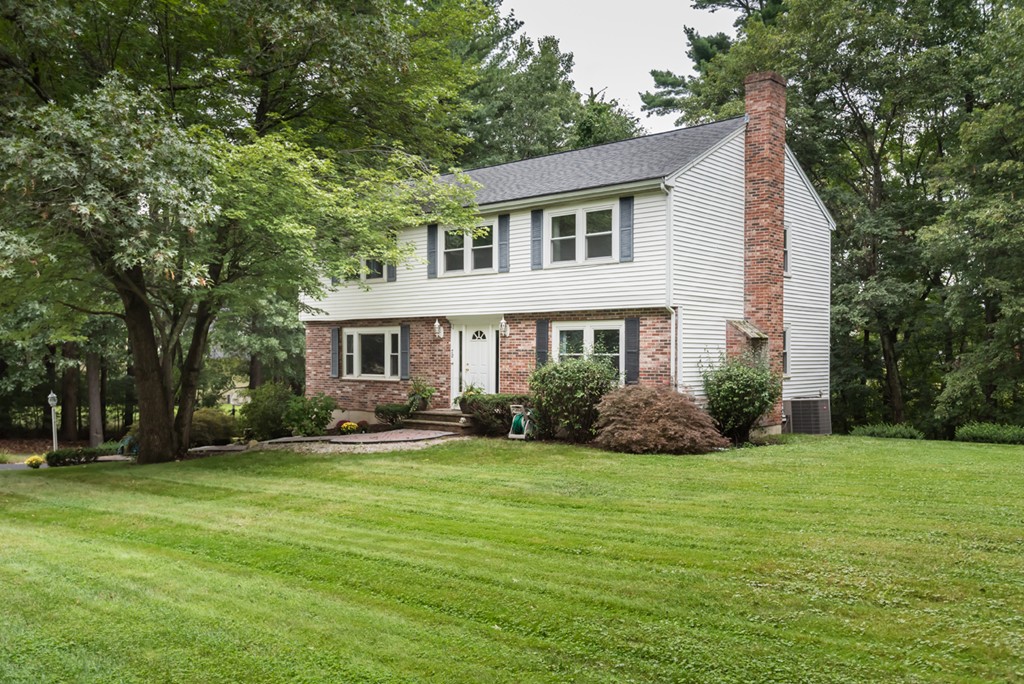 70 Candlestick Road North Andover, MA 01845 - Photo 1 of 30 Gallery Image 1