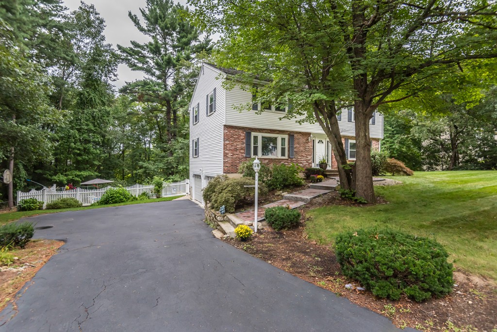 70 Candlestick Road North Andover, MA 01845 - Photo 2 of 30 Gallery Image 2