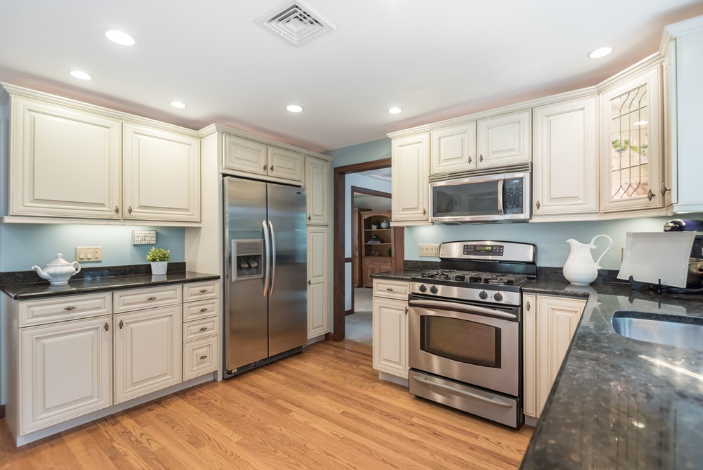 70 Candlestick Road North Andover, MA 01845 - Photo 10 of 30 Gallery Image 10