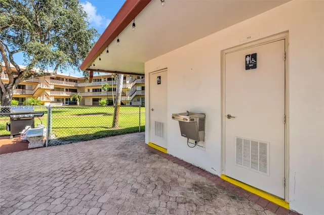 $105,000 | 5300 Washington Street, Unit H137, Hollywood, FL 33021