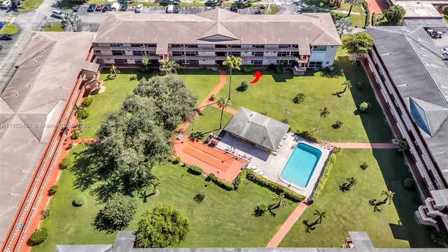 $105,000 | 5300 Washington Street, Unit H137, Hollywood, FL 33021