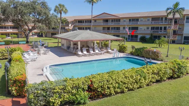 $105,000 | 5300 Washington Street, Unit H137, Hollywood, FL 33021