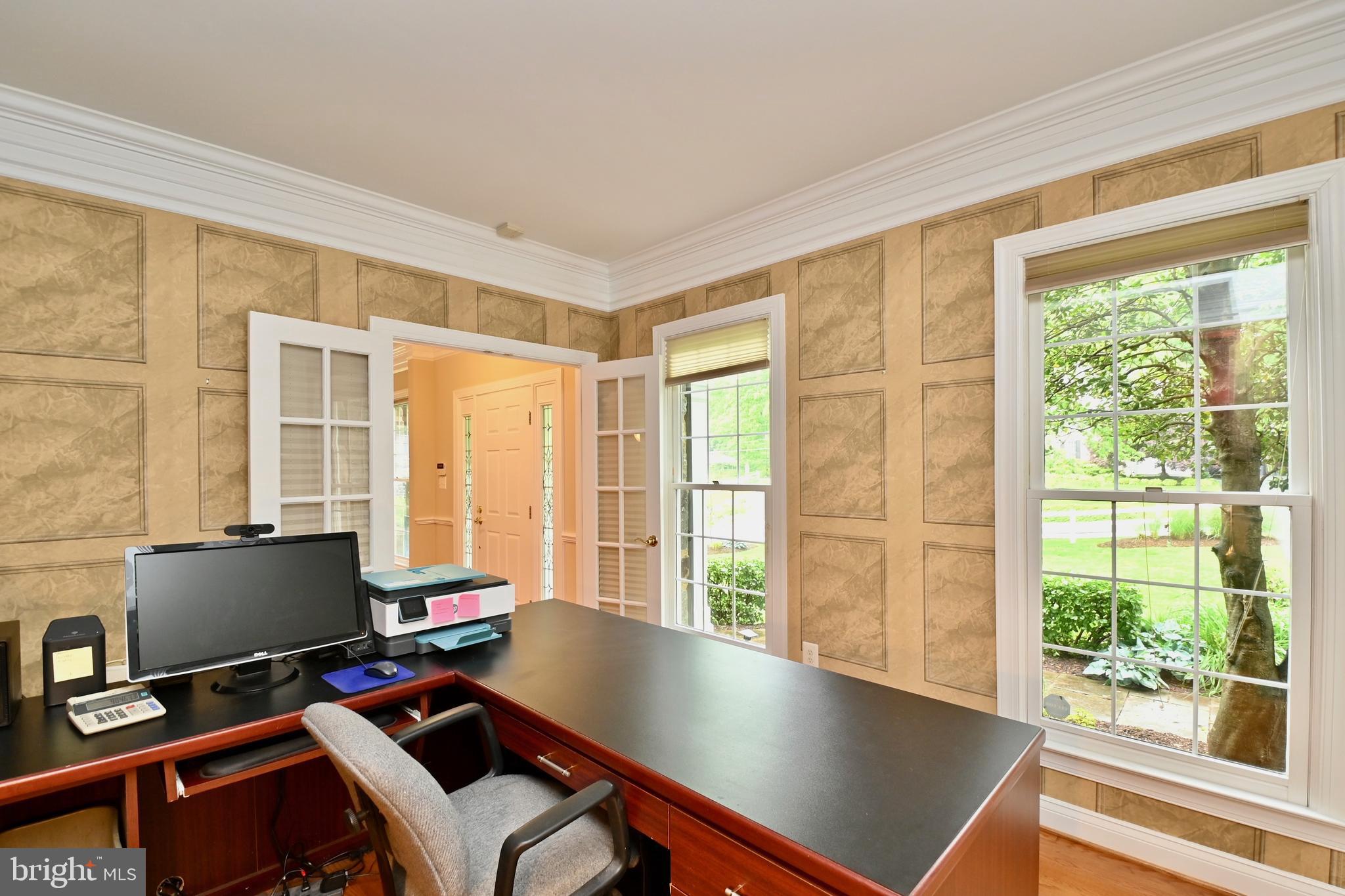 6202 Garden Road Springfield, VA 22152 - Photo 29 of 91 Main level study with Desk