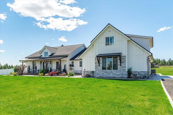 $1,164,900 | 15921 West 4 Mound Road, Nine Mile Falls, WA 99026