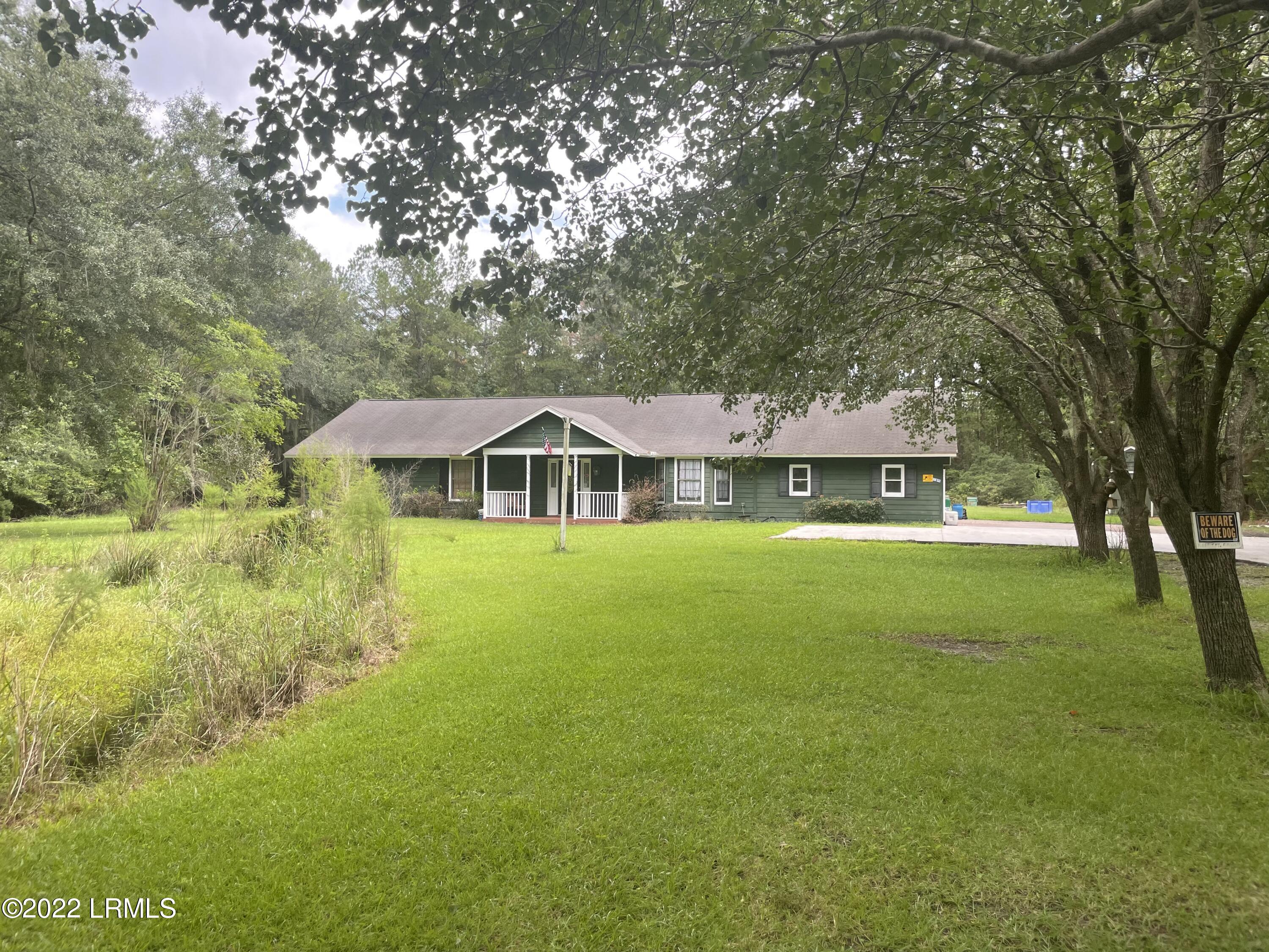 17 River Oaks Road Seabrook, SC 29940 - Photo 1 of 17 579694BB-FD0B-4696-B47E-53517D0BD297