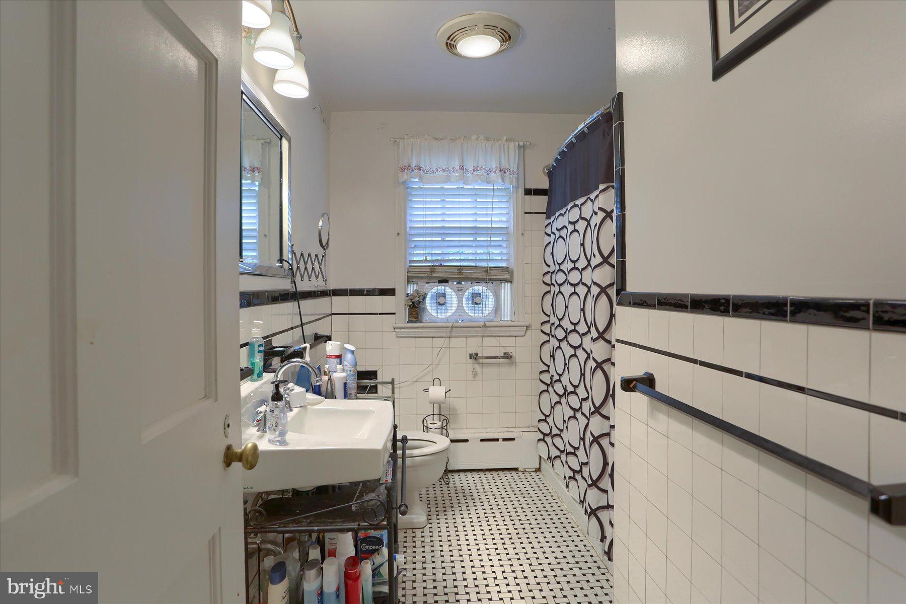 2307 Rudy Road Harrisburg, PA 17104 - Photo 14 of 24 1st Floor Bath
