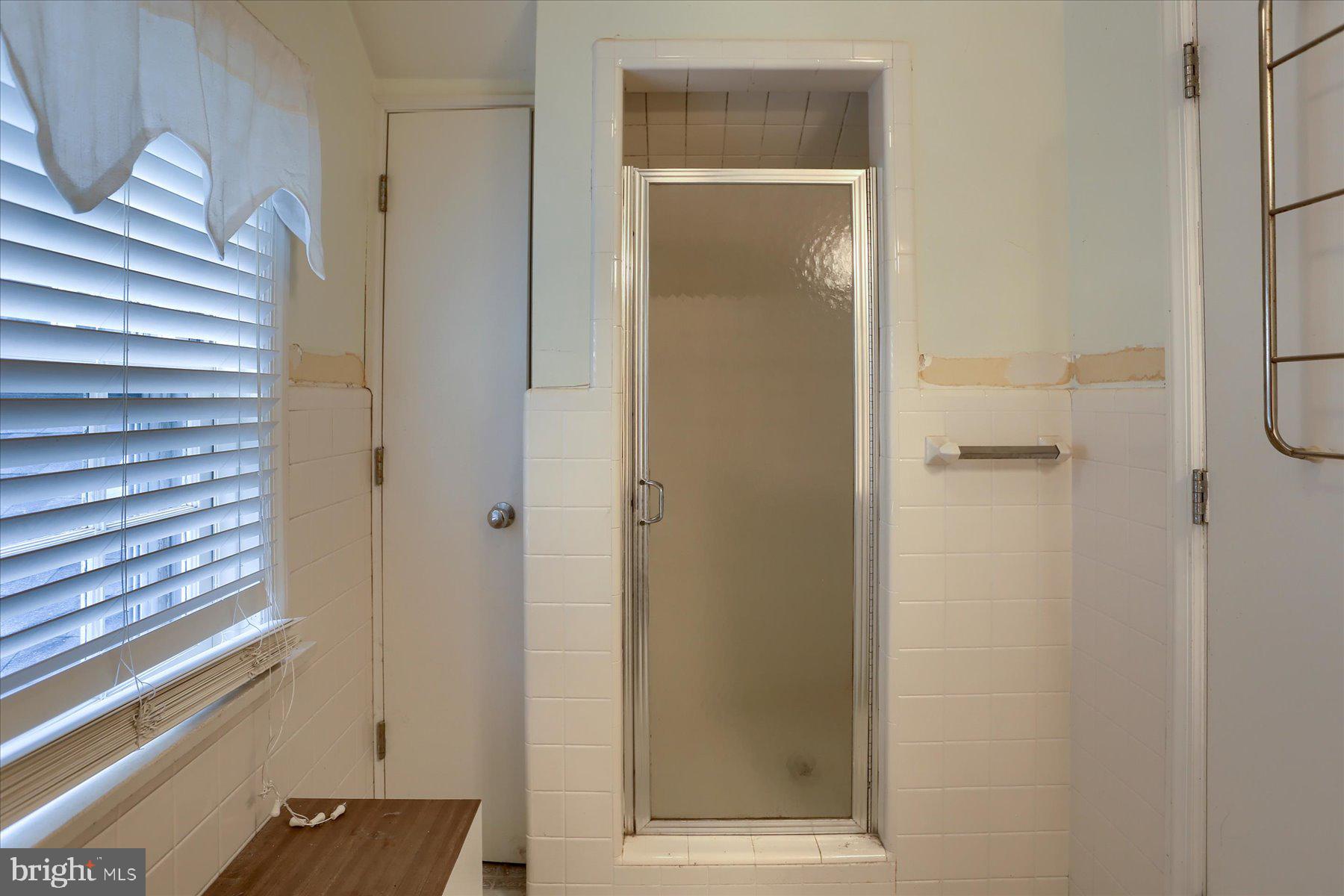 2307 Rudy Road Harrisburg, PA 17104 - Photo 20 of 24 2nd Floor Bath