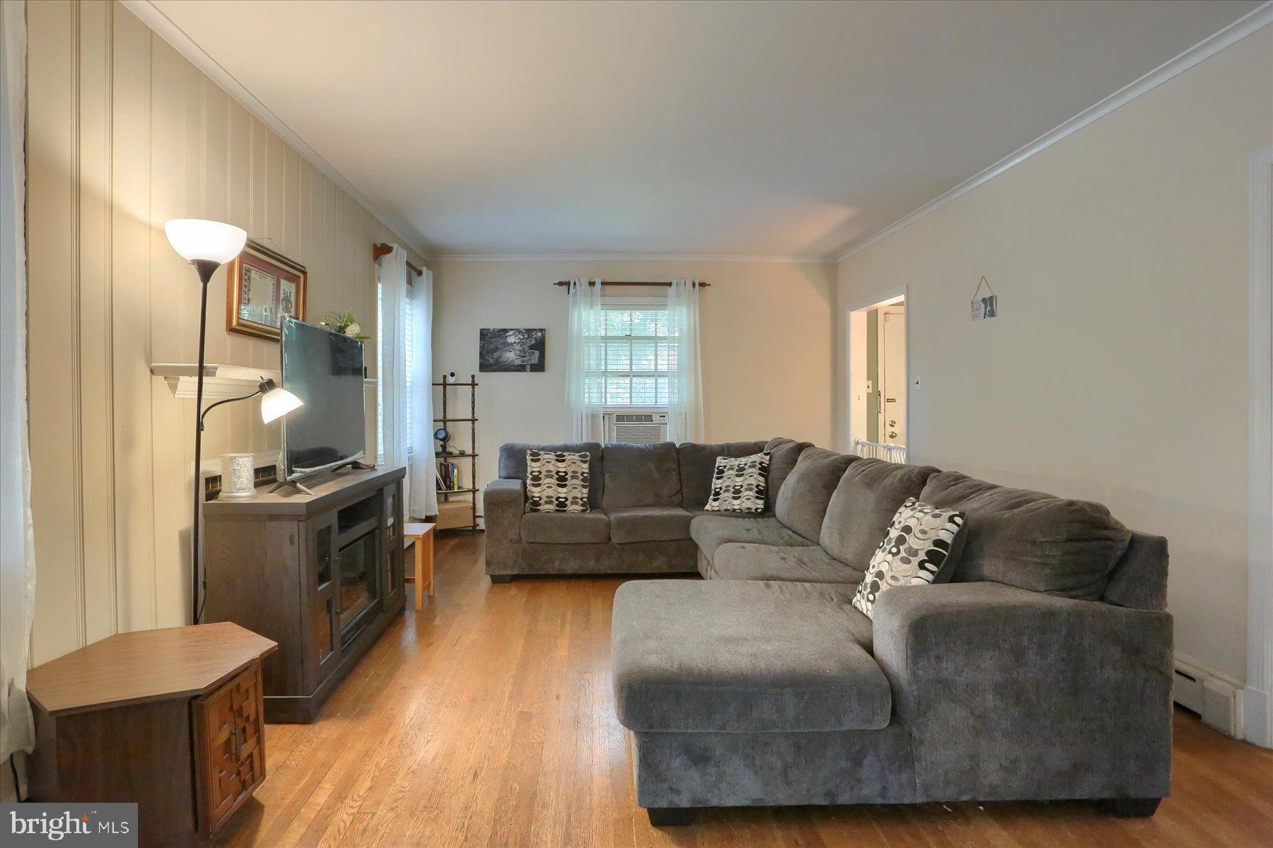 2307 Rudy Road Harrisburg, PA 17104 - Photo 6 of 24 Living Room