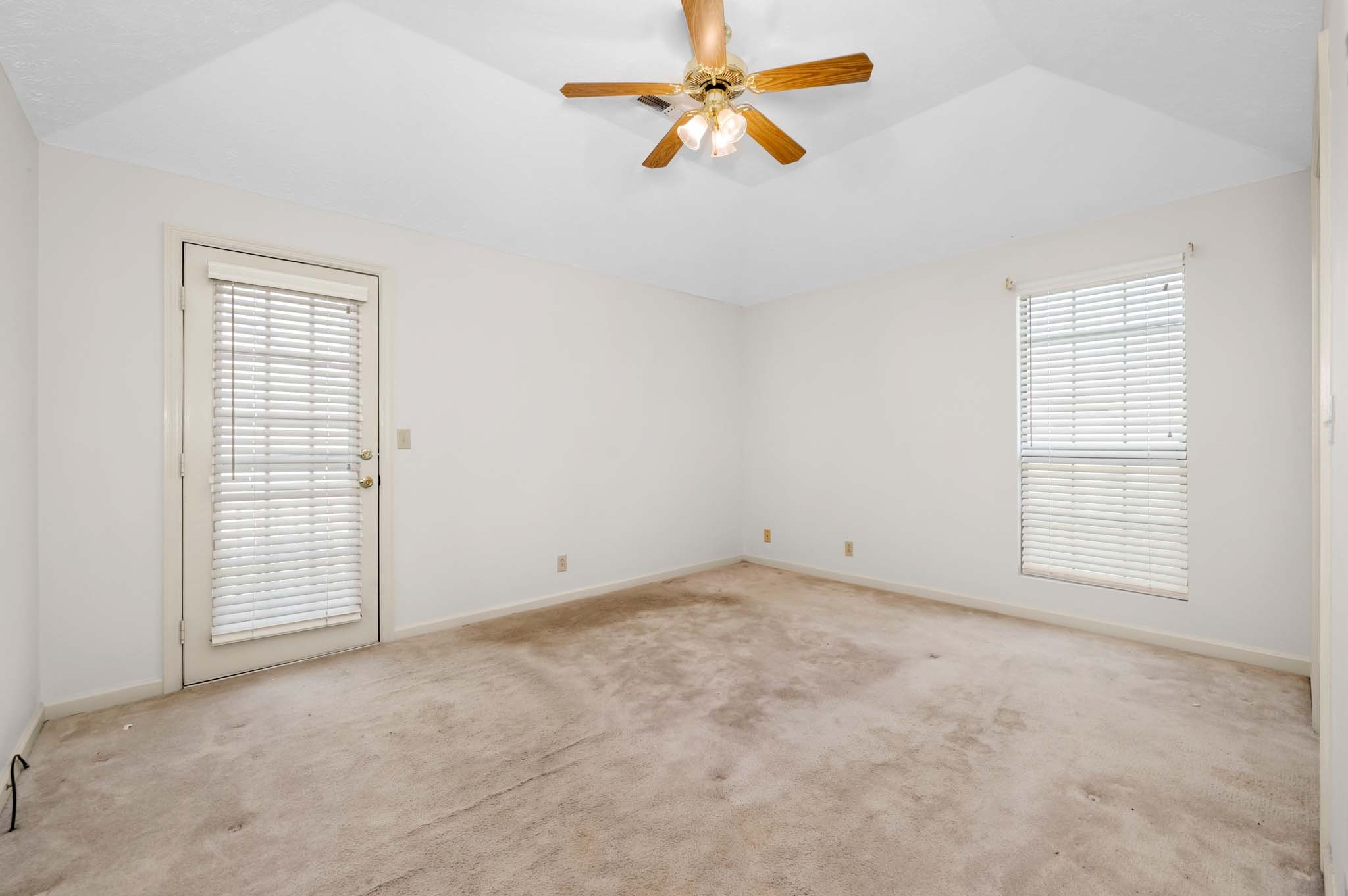 3624 Burwick Place Antioch, TN 37013 - Photo 22 of 31 an empty room with windows and fan