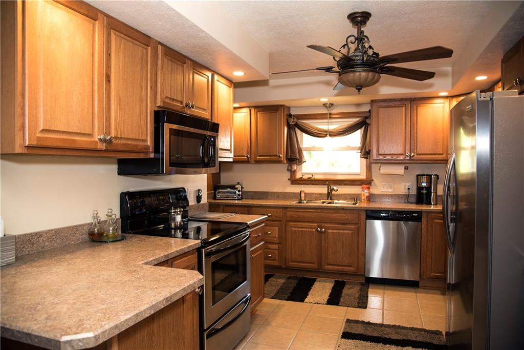 2808 Mercer Road New Castle, PA 16105 - Photo 5 of 17 Kitchen