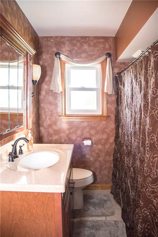 2808 Mercer Road New Castle, PA 16105 - Photo 7 of 17 Bathroom 1