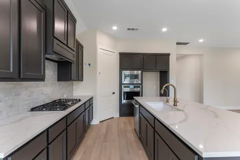 $750,000 | 8143 Fenway Hts Drive, The Woodlands, TX 77389