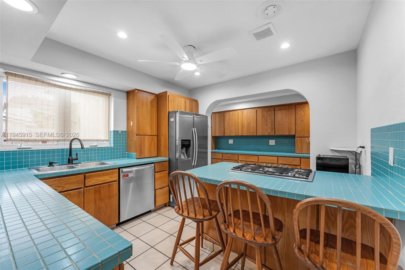 8760 Southwest 191st Street Cutler Bay, FL 33157 - Photo 12 of 46 WITH COOKING PENINSULA