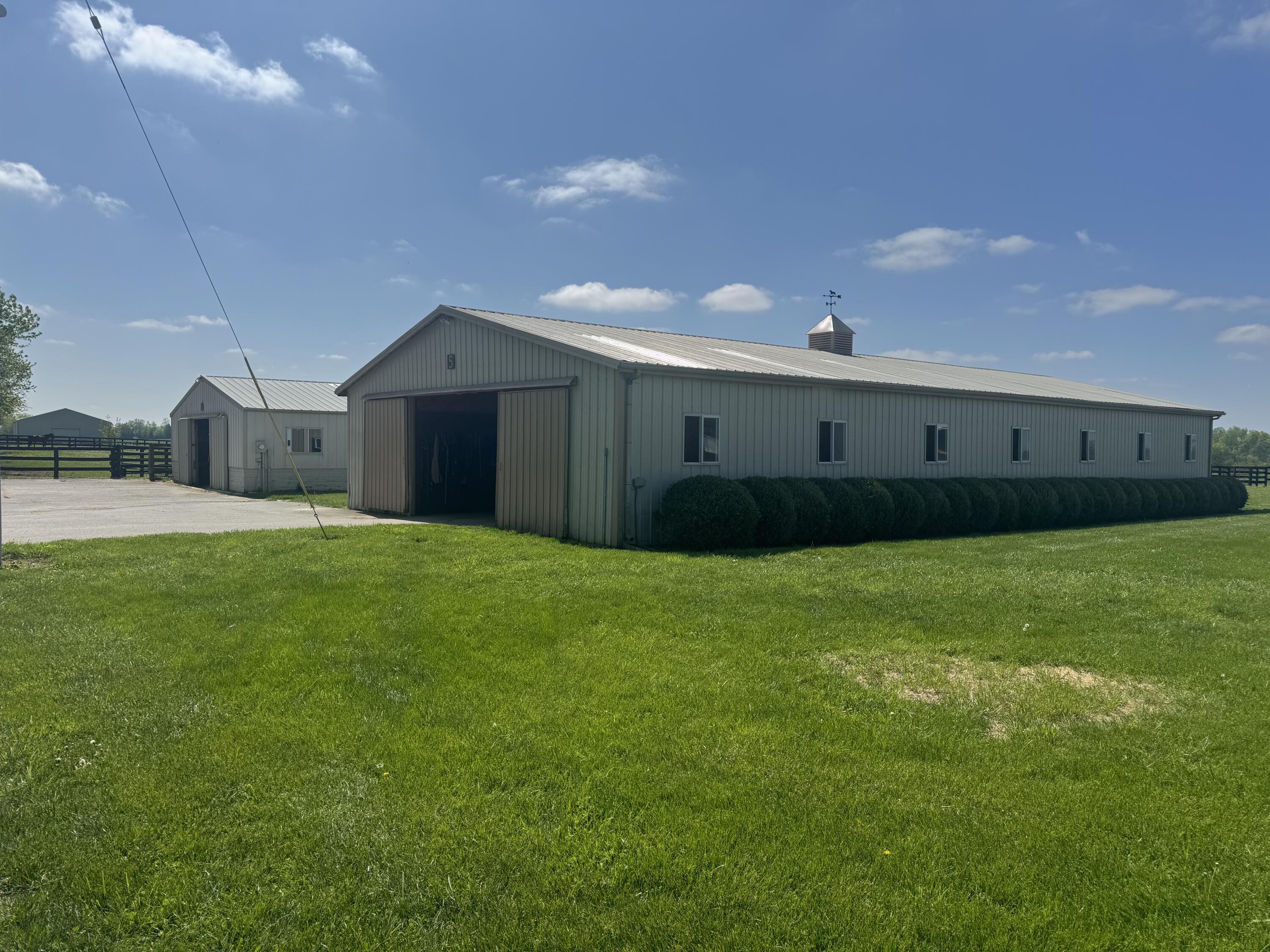1815 Clifton Road Versailles, KY 40383 - Photo 5 of 44 IMG_8072